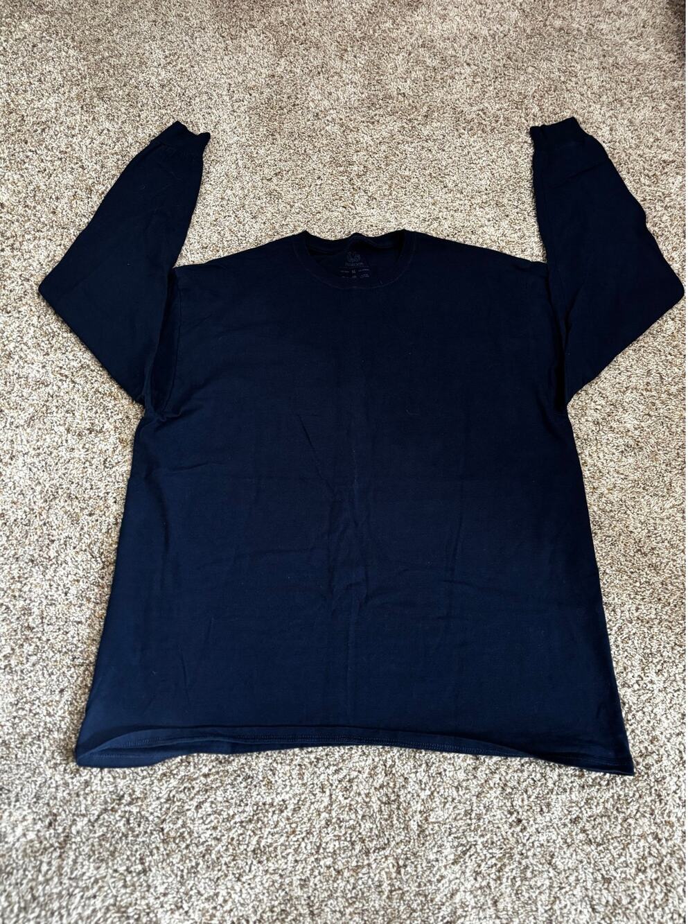 Fruit of the Loom 100% cotton long sleeve plain navy blue tshirt, size XL